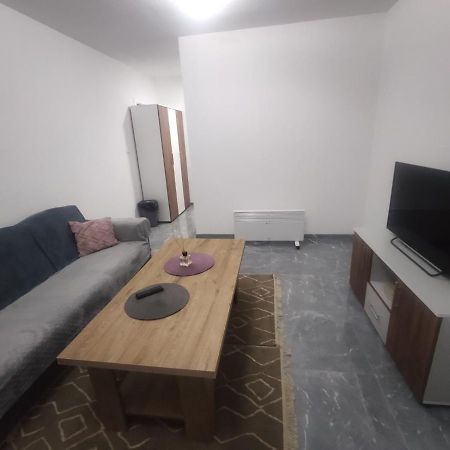 Neer Apartment Zivinice Екстериор снимка