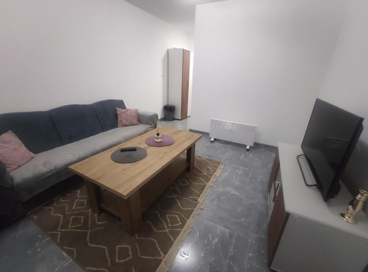 Neer Apartment Zivinice Екстериор снимка