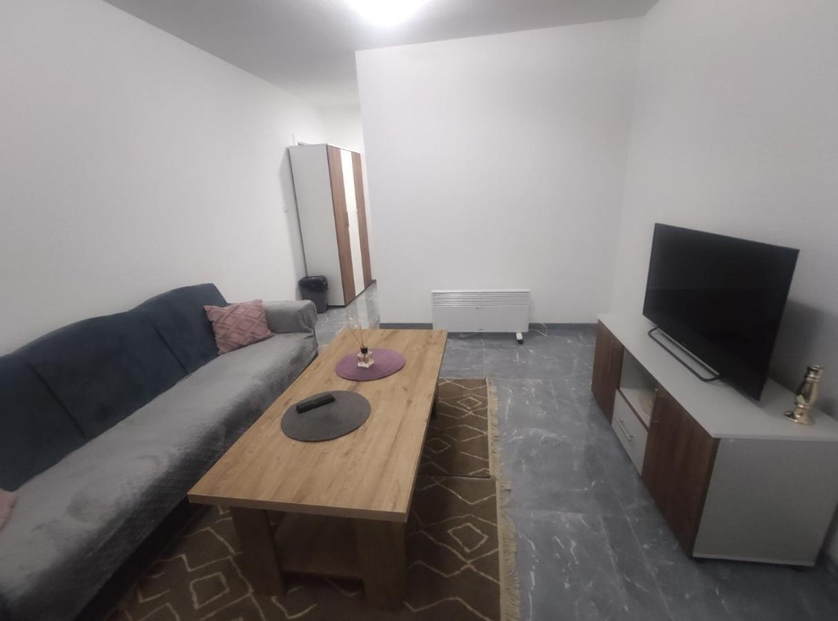 Neer Apartment Zivinice Екстериор снимка